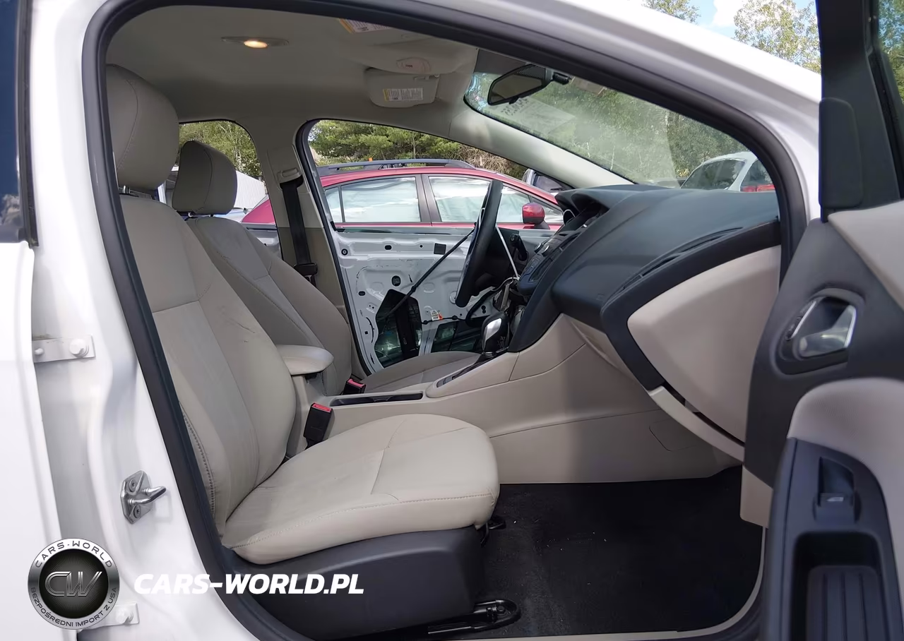 2017 Ford Focus Se VIN:1FADP3K2XHL316549 - 5