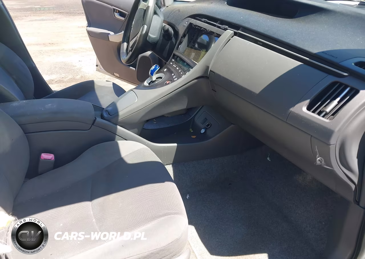 2011 Toyota Prius Two VIN:JTDKN3DUXB5326094 - 5