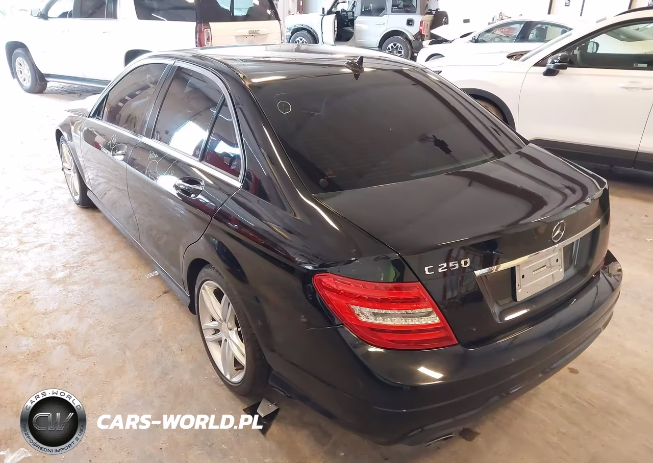 2014 Mercedes-Benz C 250 Sport VIN:WDDGF4HB2ER310542 - 3
