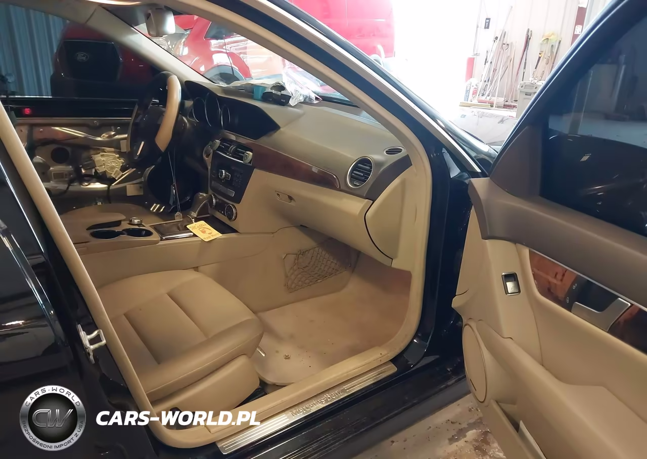 2014 Mercedes-Benz C 250 Sport VIN:WDDGF4HB2ER310542 - 5