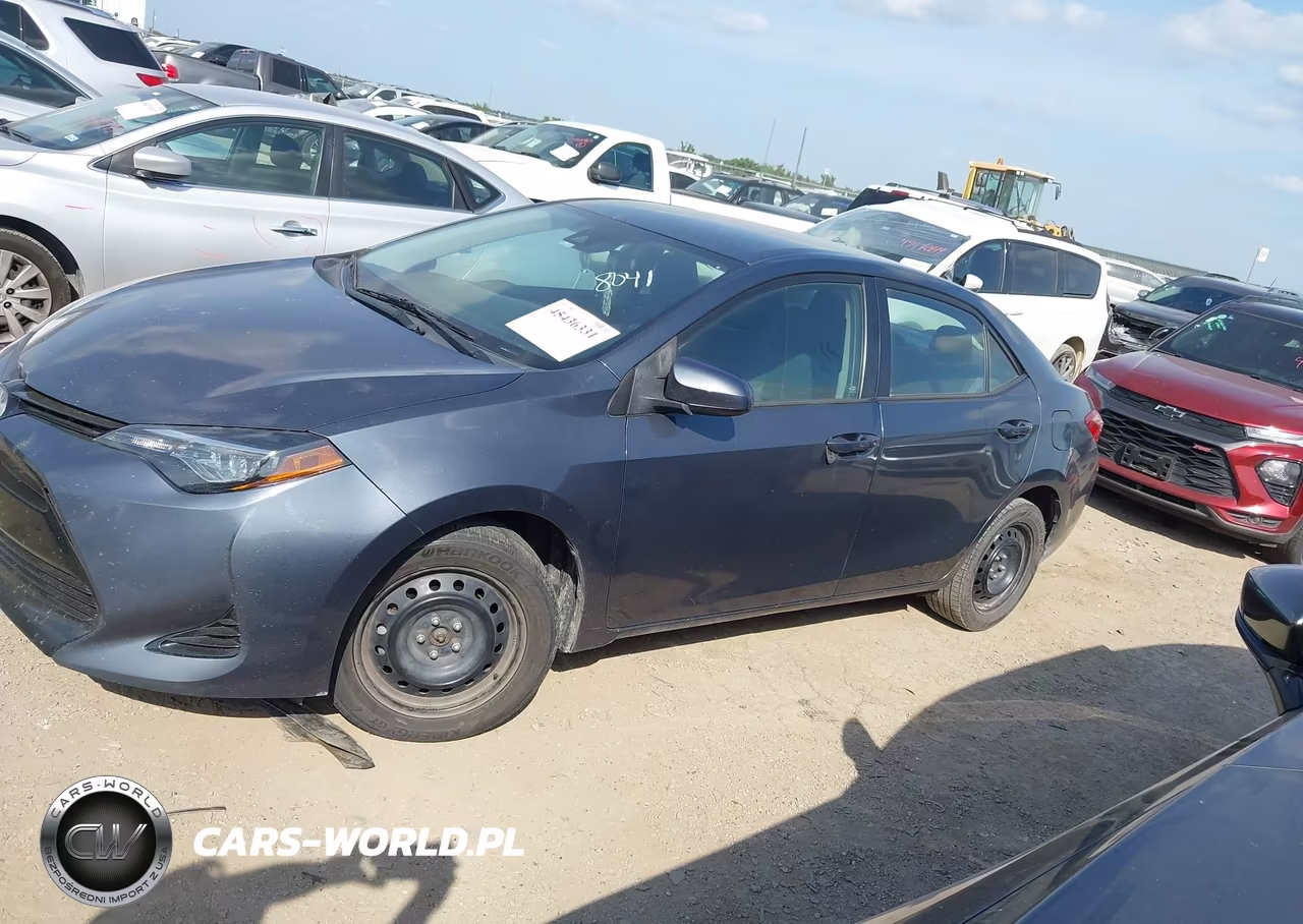 2017 Toyota Corolla Le VIN:5YFBURHE4HP718041 - 13