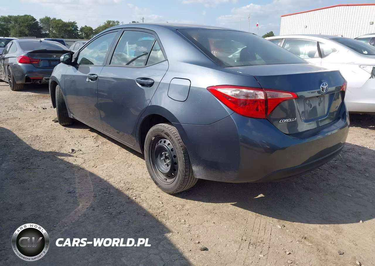 2017 Toyota Corolla Le VIN:5YFBURHE4HP718041 - 3