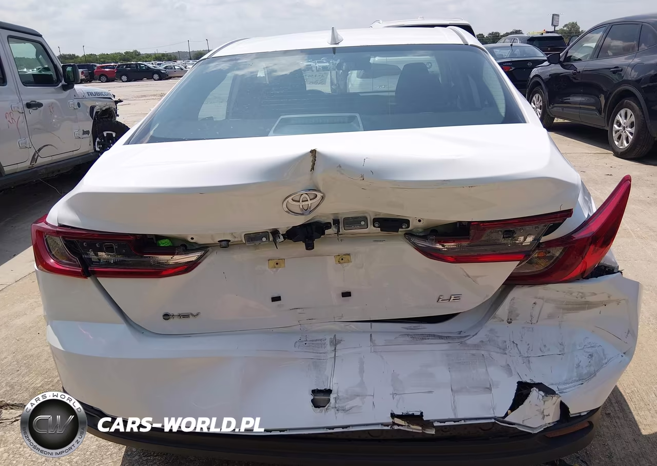 2026 Toyota Camry Le VIN:4T1DAACK0TU674045 - 16