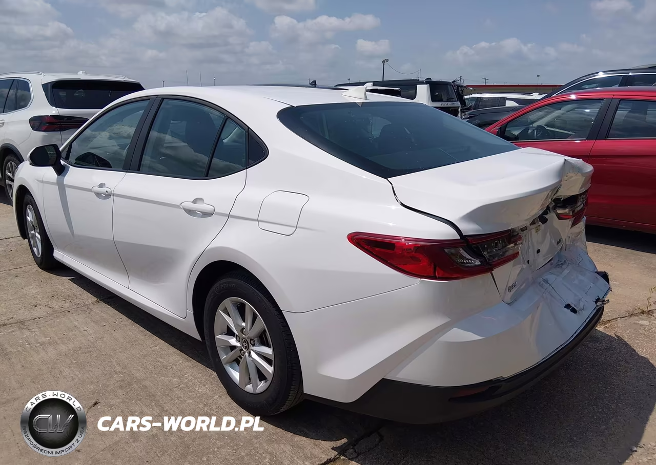 2026 Toyota Camry Le VIN:4T1DAACK0TU674045 - 3