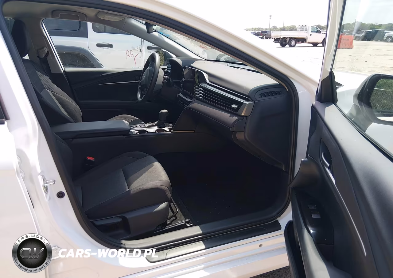 2026 Toyota Camry Le VIN:4T1DAACK0TU674045 - 5