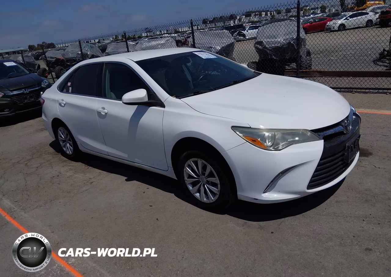 2017 Toyota Camry Le – zdjęcie 1 z 17