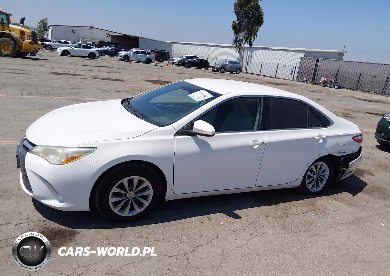 2017 Toyota Camry Le VIN:4T1BF1FK1HU644144 - 14