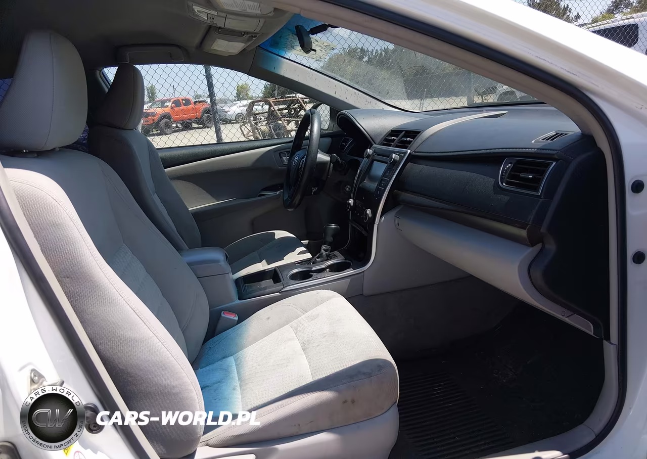 2017 Toyota Camry Le VIN:4T1BF1FK1HU644144 - 5