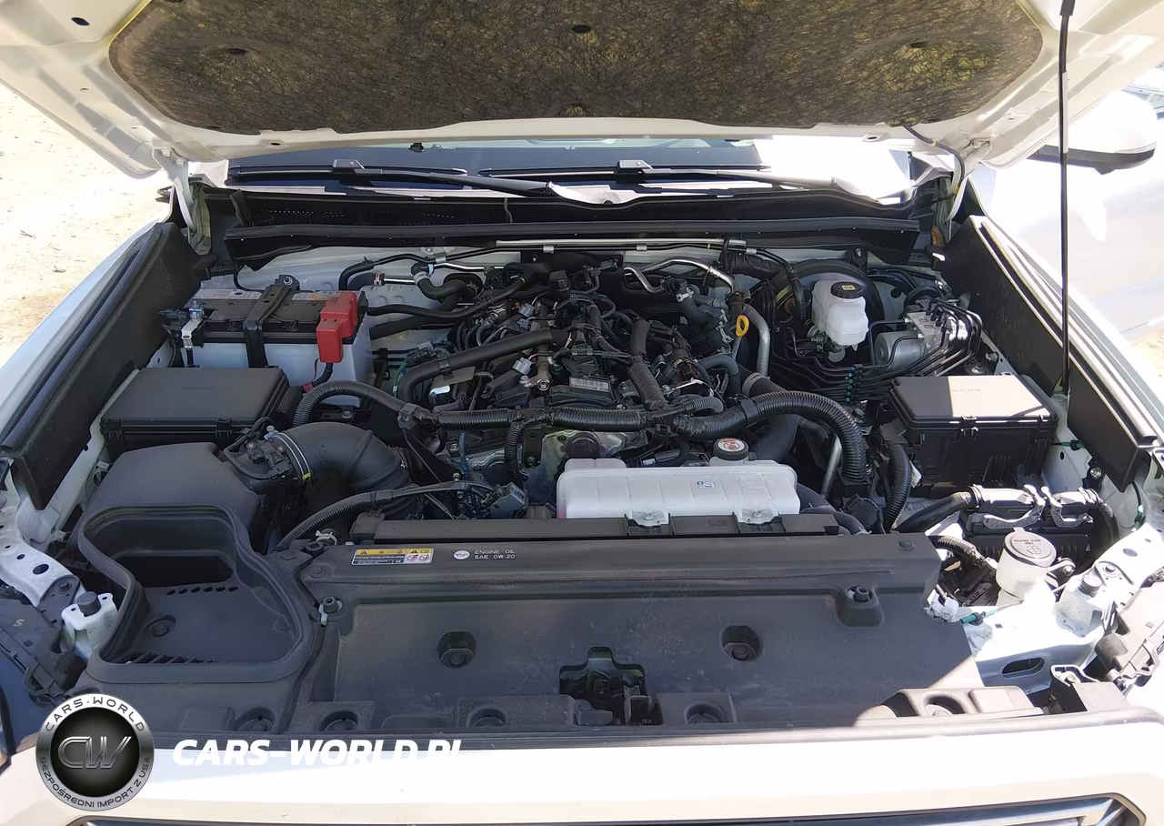 2025 Toyota 4Runner Limited VIN:JTEVA5BR2S5023194 - 10
