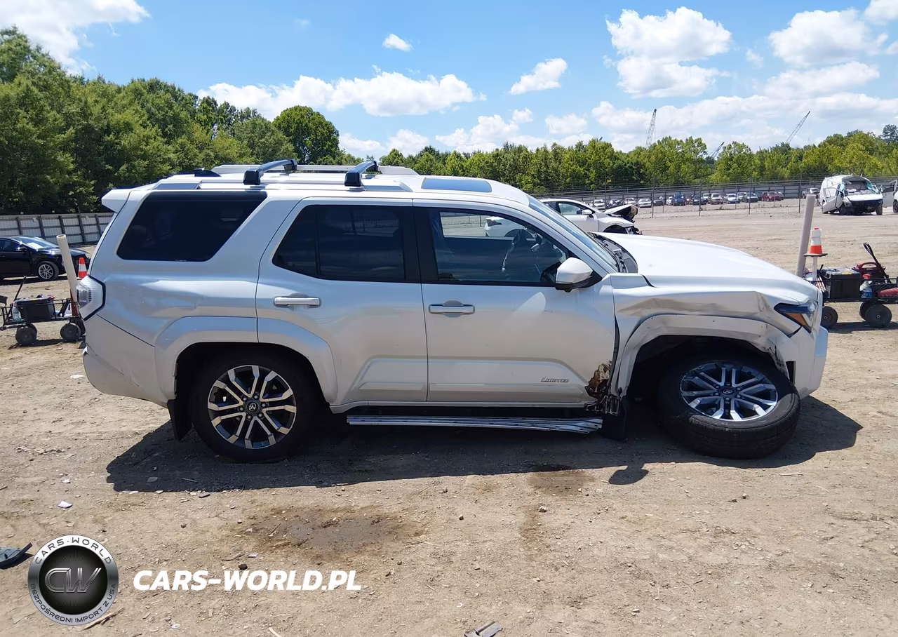 2025 Toyota 4Runner Limited VIN:JTEVA5BR2S5023194 - 13
