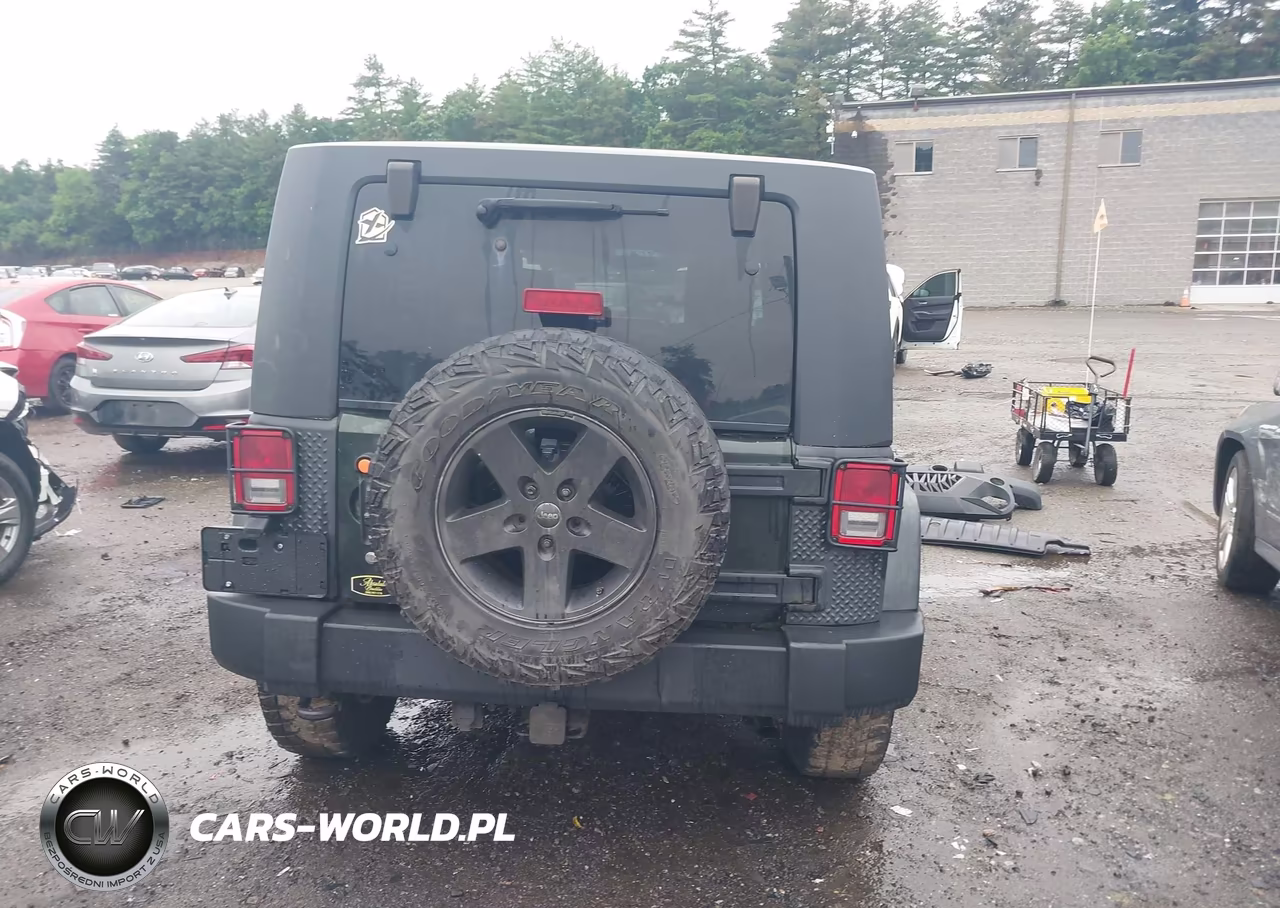 2010 Jeep Wrangler Unlimited Sport VIN:1J4BA3H12AL127542 - 17