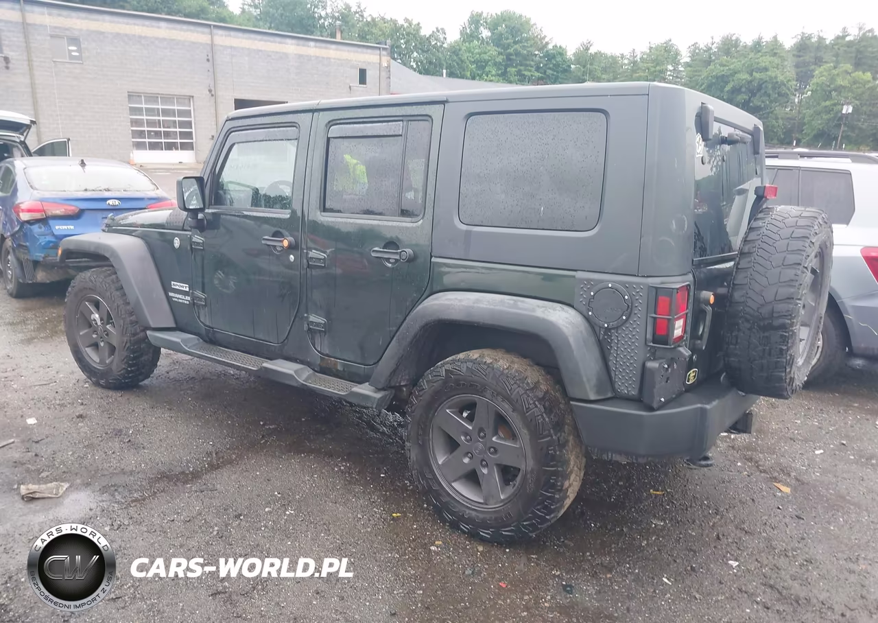 2010 Jeep Wrangler Unlimited Sport VIN:1J4BA3H12AL127542 - 3