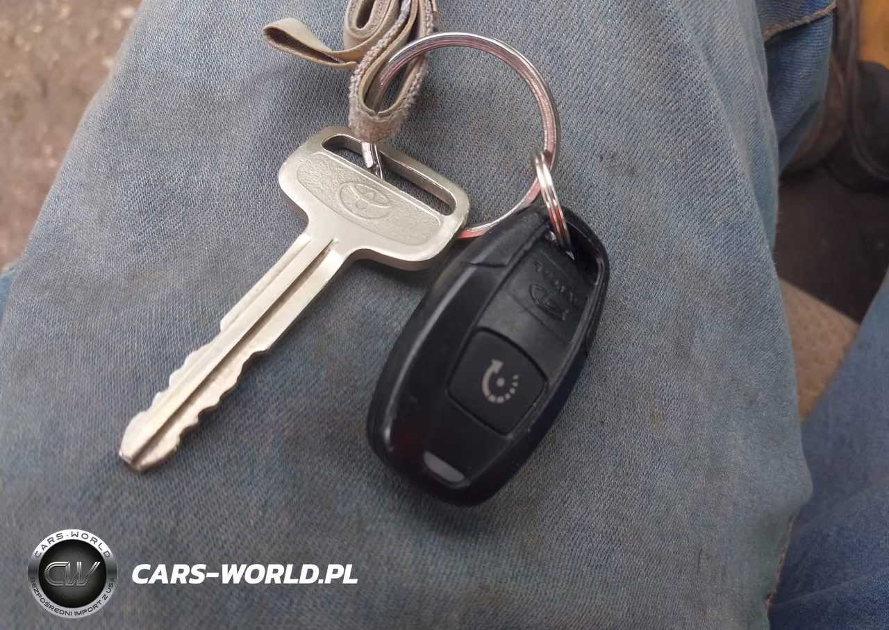2007 Toyota Yaris VIN:JTDBT923771063709 - 11