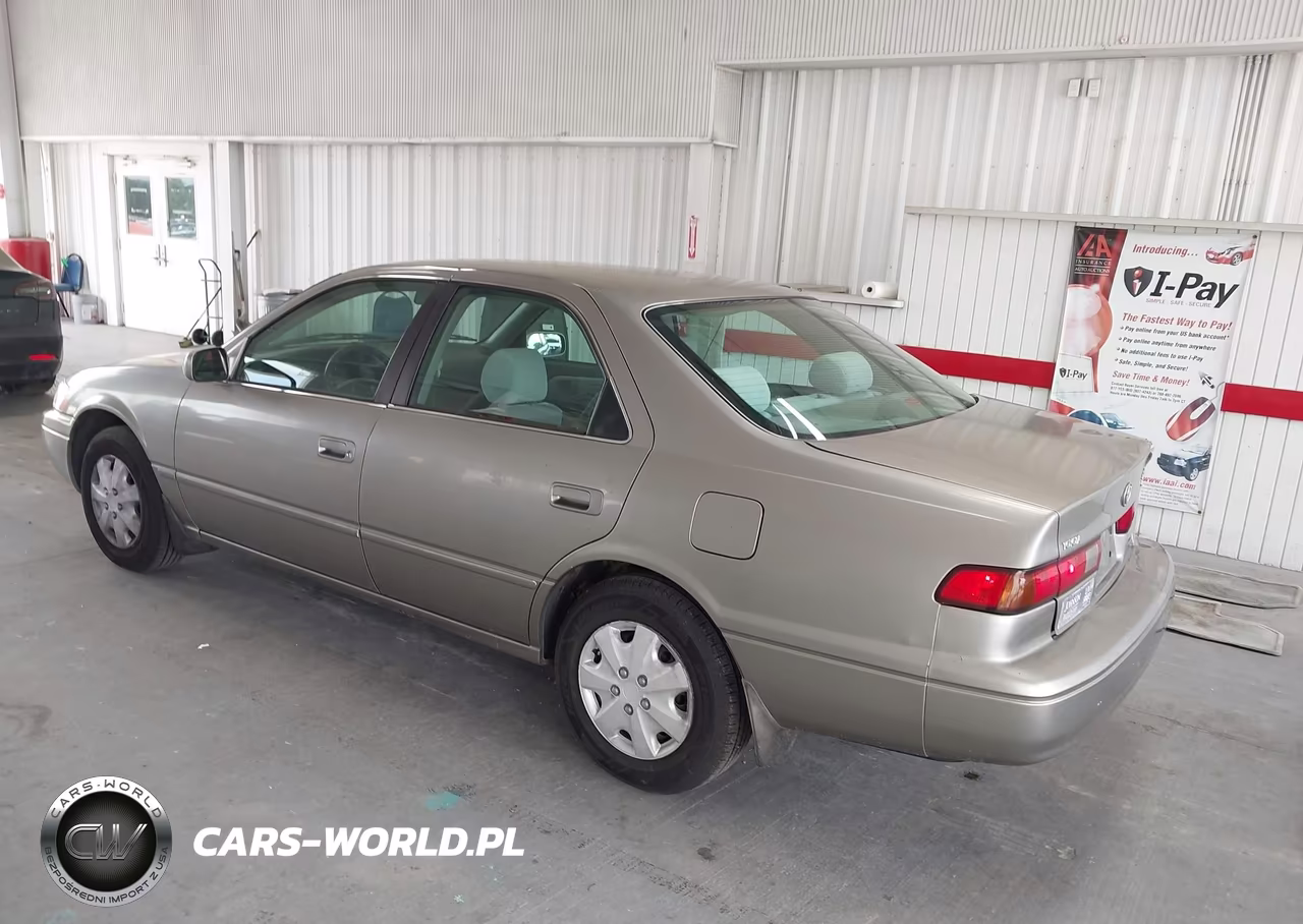 1999 Toyota Camry Le VIN:4T1BG22K3XU512610 - 3