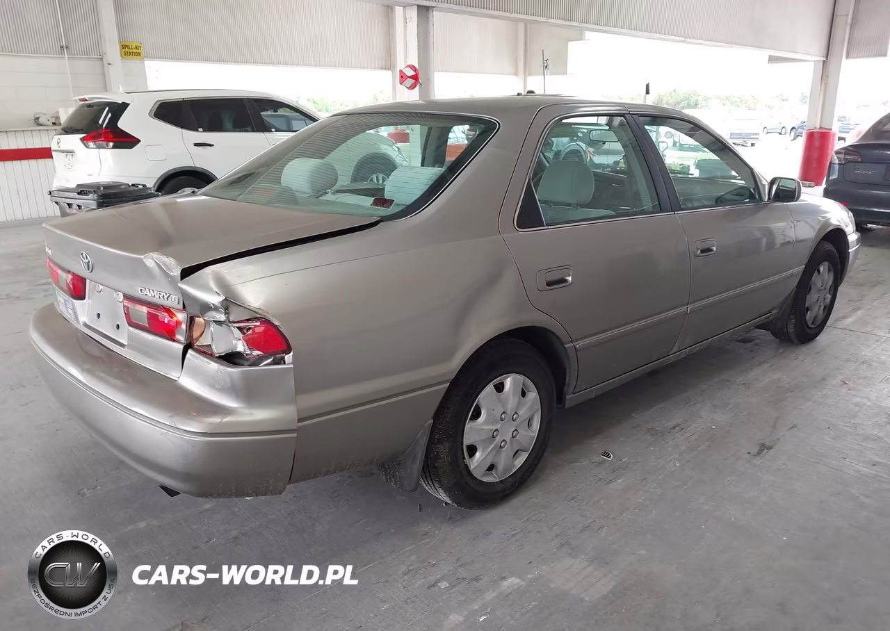 1999 Toyota Camry Le VIN:4T1BG22K3XU512610 - 4