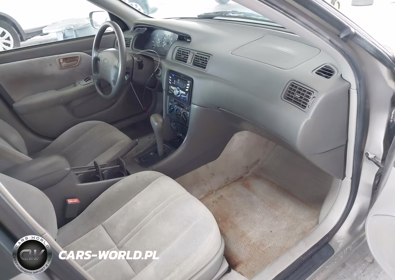 1999 Toyota Camry Le VIN:4T1BG22K3XU512610 - 5