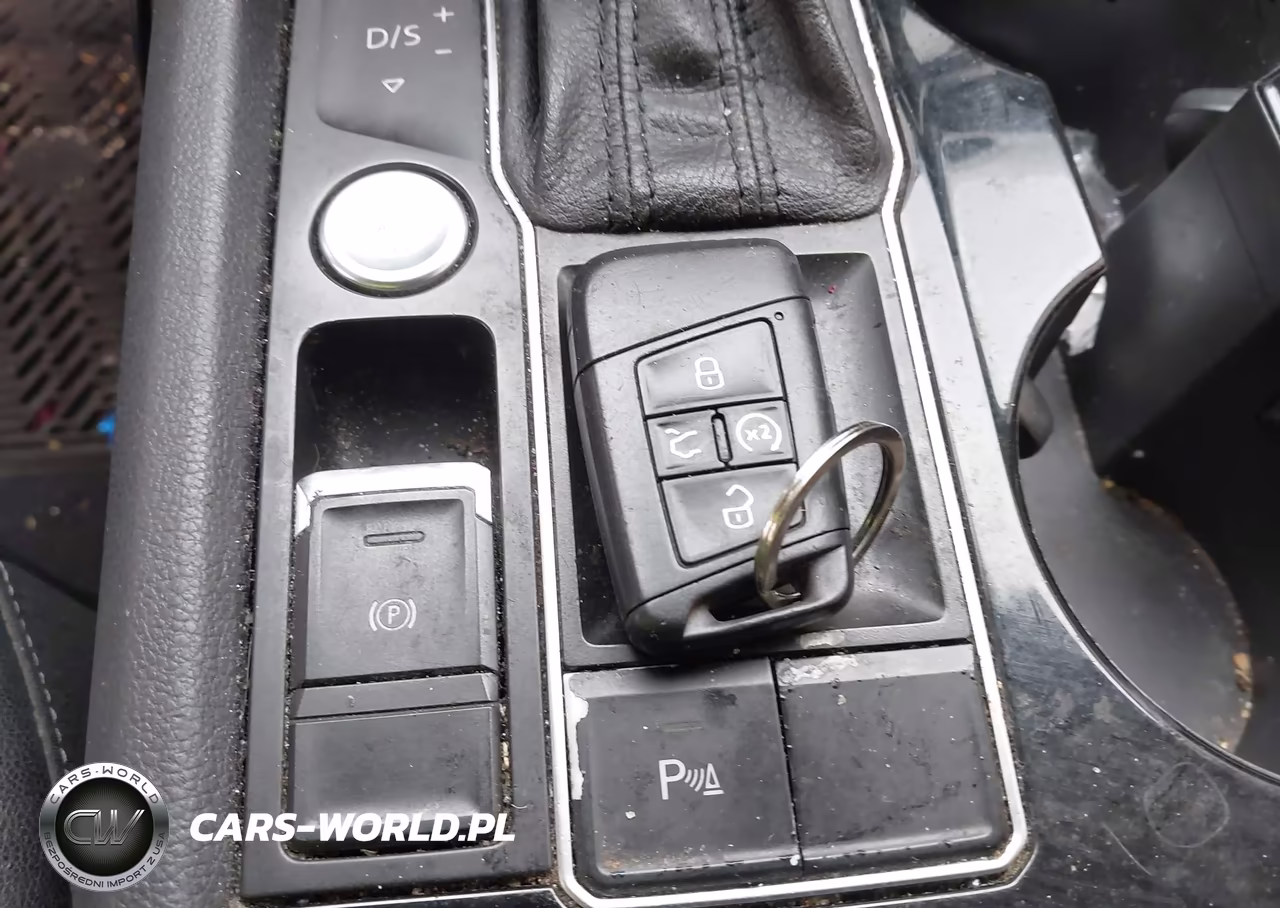 2018 Volkswagen Atlas 3.6L V6 Sel VIN:1V2ER2CA6JC503252 - 11