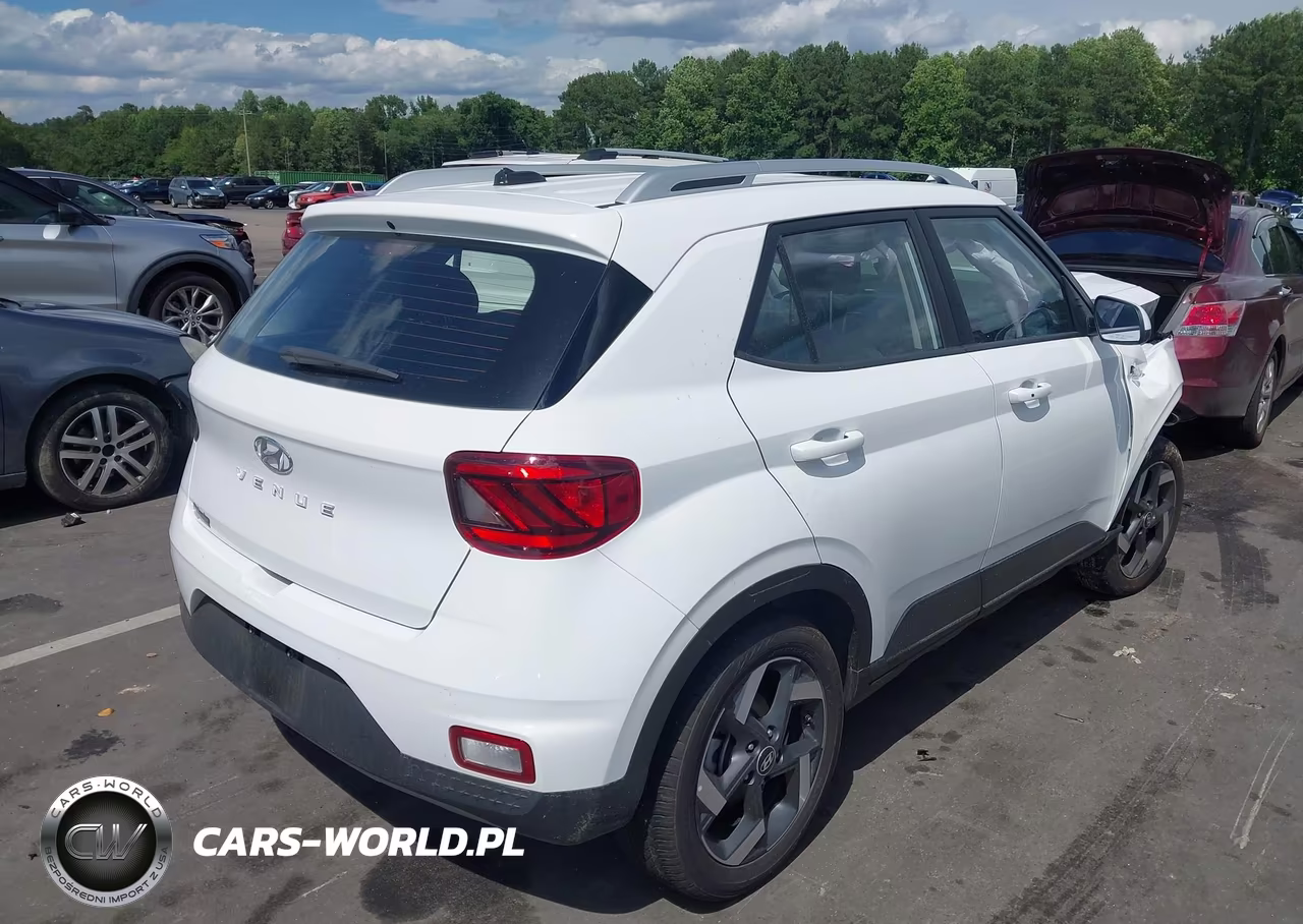 2025 Hyundai Venue Sel VIN:KMHRC8A35SU402304 - 4