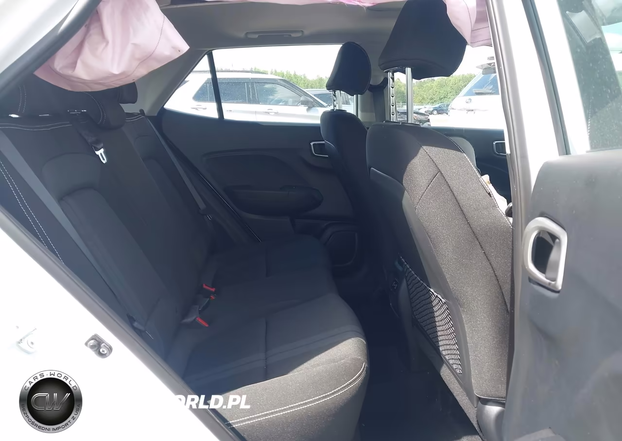 2025 Hyundai Venue Sel VIN:KMHRC8A35SU402304 - 8