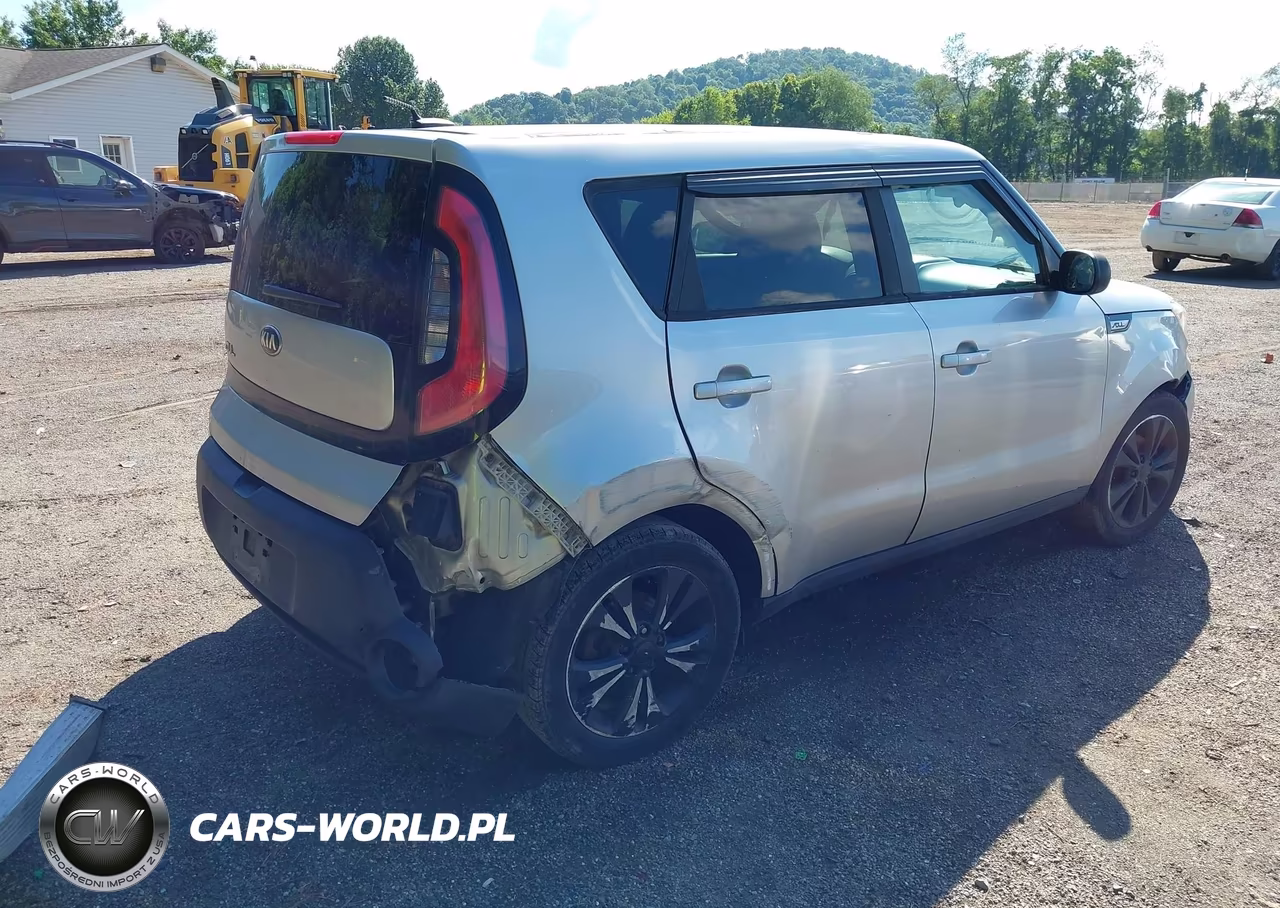 2015 Kia Soul + VIN:KNDJP3A54F7790947 - 4