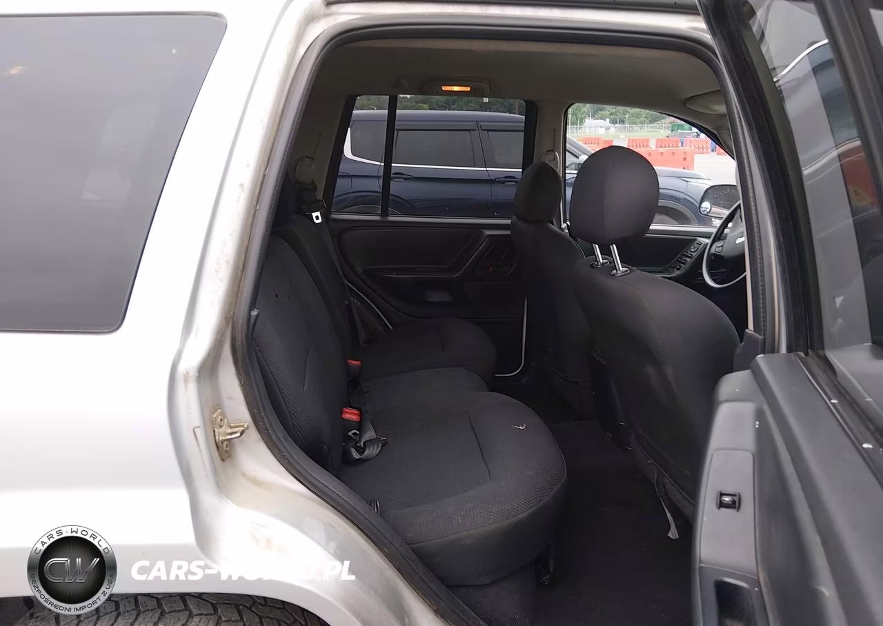 2002 Jeep Grand Cherokee Laredo VIN:1J4GW48S42C309024 - 8