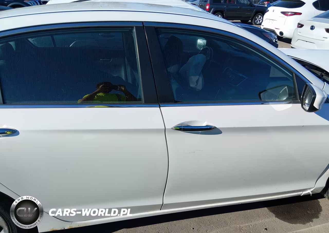2015 Honda Accord Sport VIN:1HGCR2F50FA159610 - 13