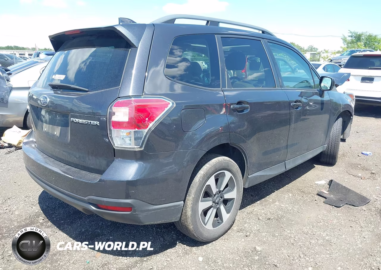 2018 Subaru Forester 2.5I Premium VIN:JF2SJAEC9JH580402 - 4