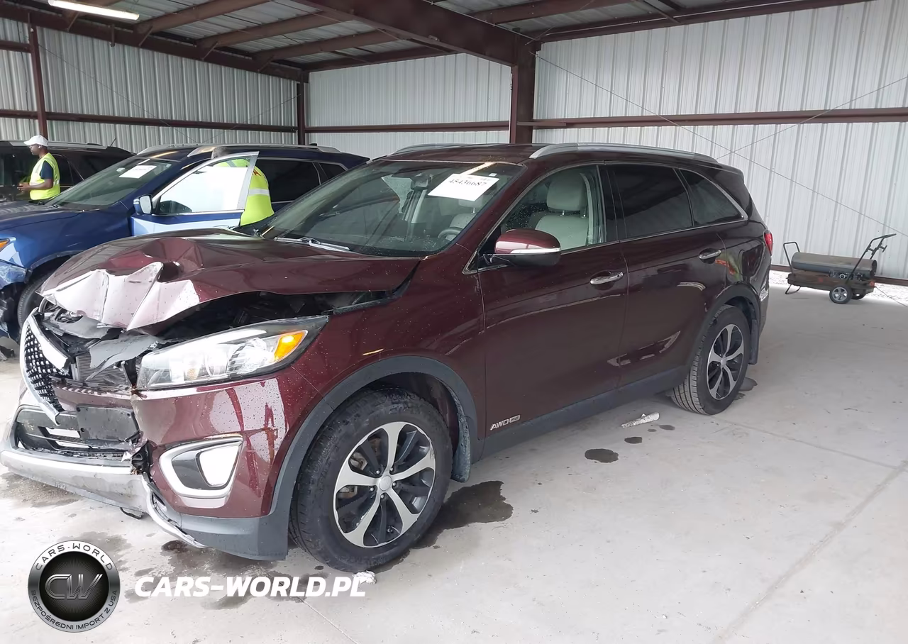 2017 Kia Sorento 3.3L Ex VIN:5XYPHDA51HG322211 - 4