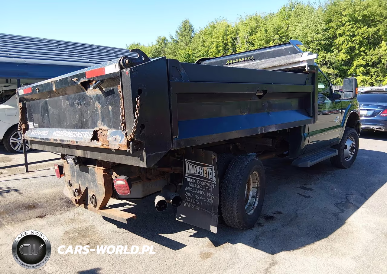 2012 Ford F-350 Chassis Xl-Xlt VIN:1FDRF3HT0CEA49370 - 4