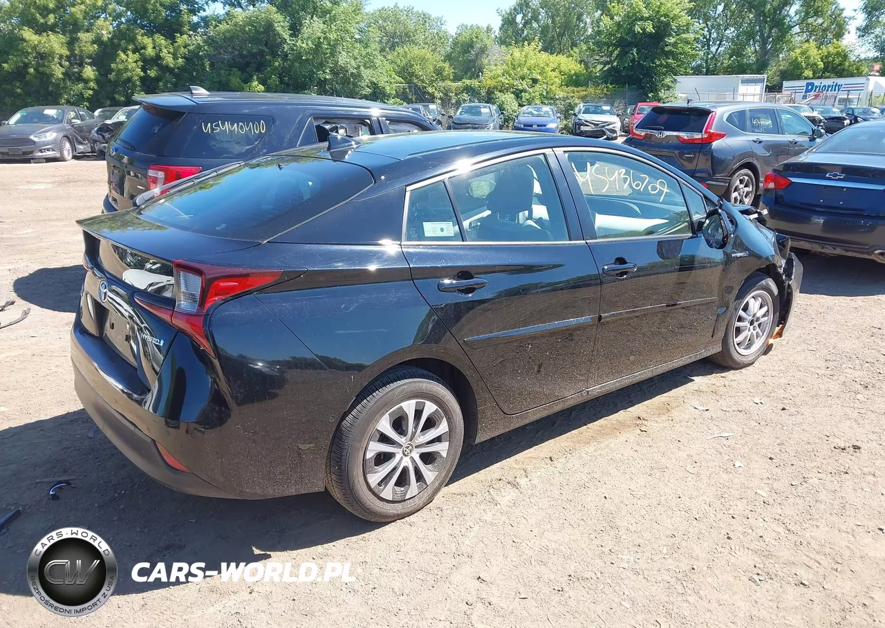 2019 Toyota Prius Le VIN:JTDL9RFU1K3012130 - 4