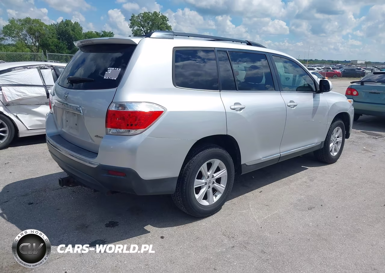 2011 Toyota Highlander Base V6 VIN:5TDBK3EH8BS050616 - 4