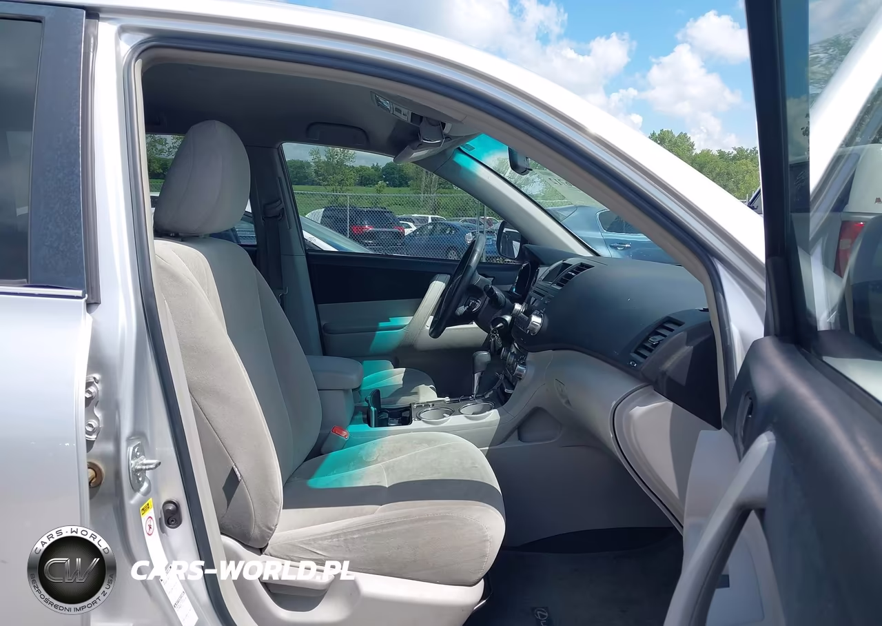 2011 Toyota Highlander Base V6 VIN:5TDBK3EH8BS050616 - 5