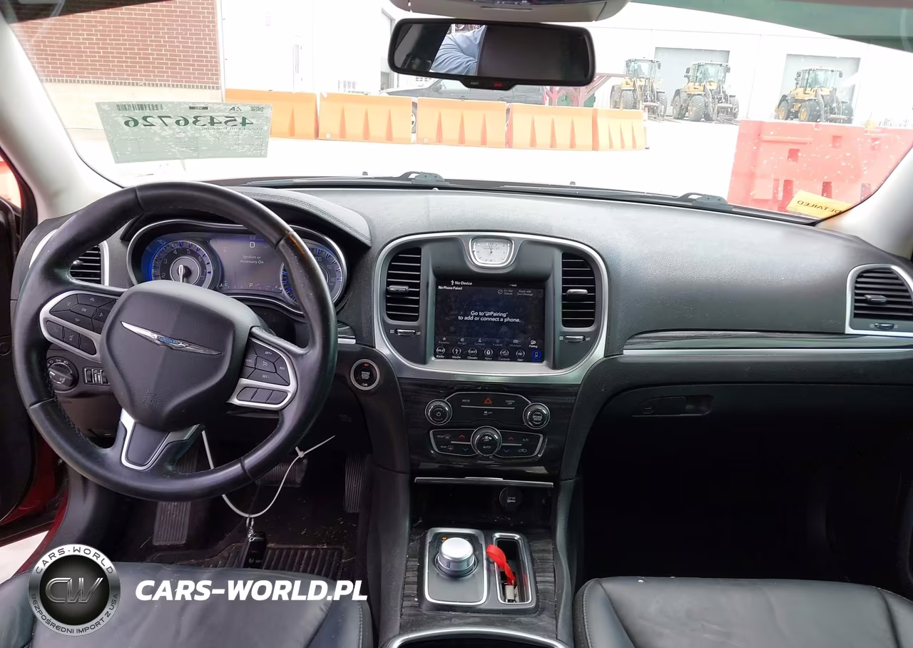 2018 Chrysler 300 Touring L VIN:2C3CCAAG7JH130171 - 13