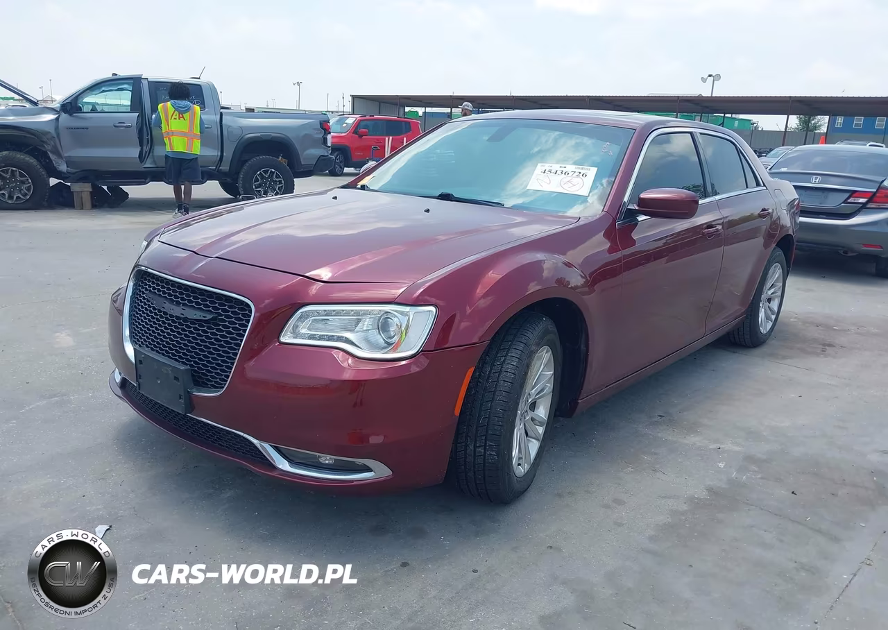 2018 Chrysler 300 Touring L VIN:2C3CCAAG7JH130171 - 2