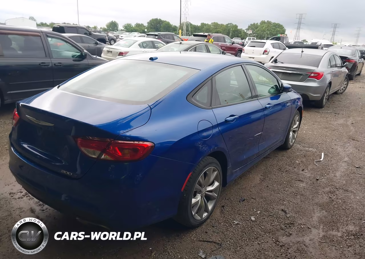 2015 Chrysler 200 S VIN:1C3CCCBB4FN721703 - 4