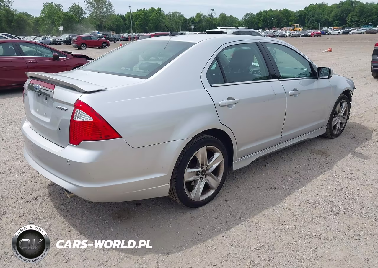 2011 Ford Fusion Sport VIN:3FAHP0KC1BR132196 - 4