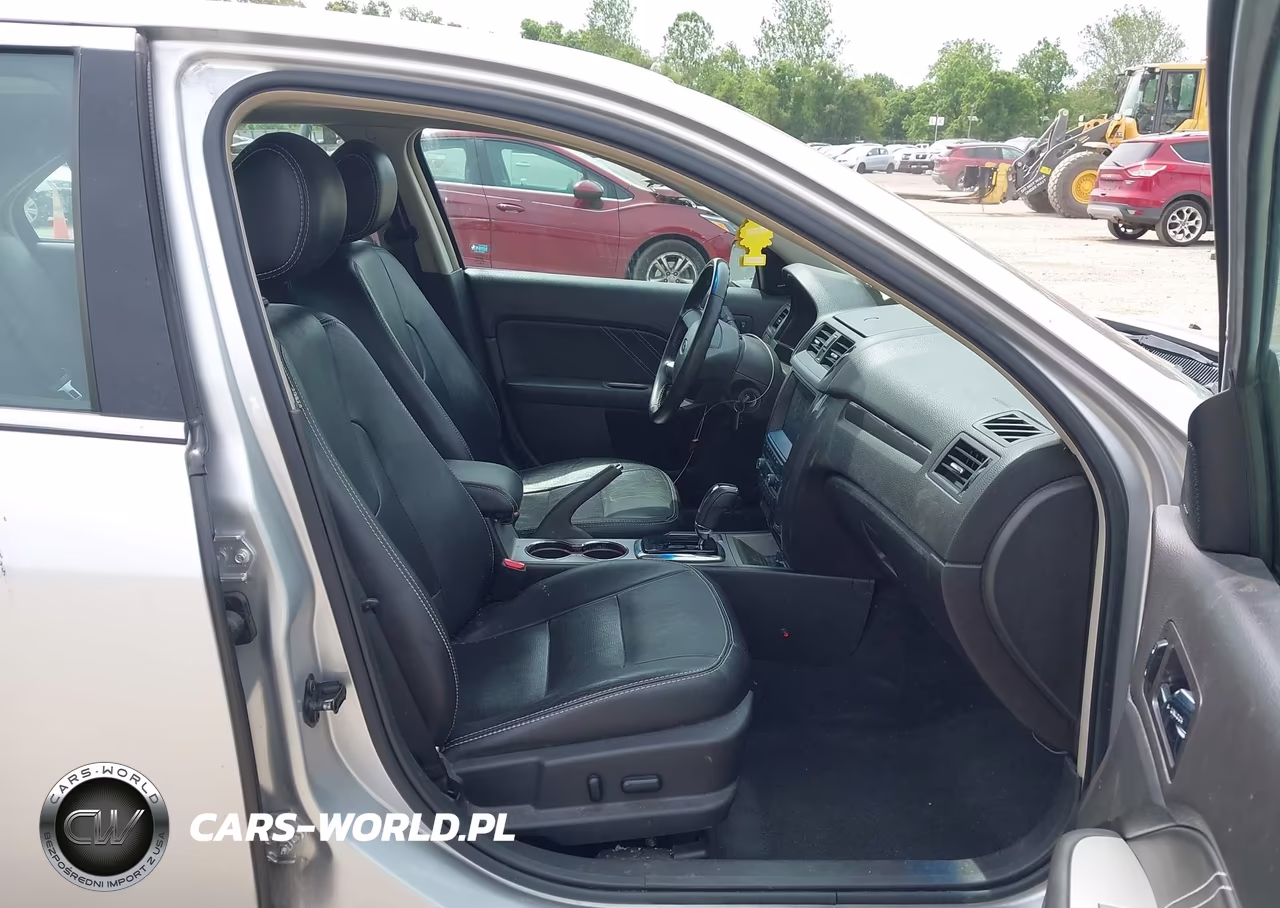2011 Ford Fusion Sport VIN:3FAHP0KC1BR132196 - 5