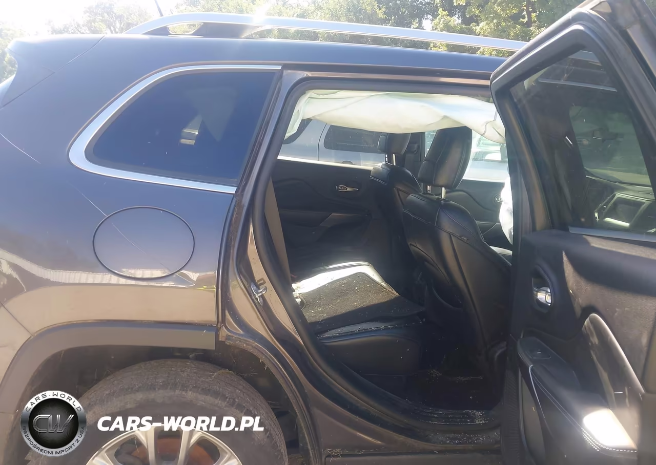 2019 Jeep Cherokee Latitude Plus Fwd VIN:1C4PJLLB3KD154594 - 8
