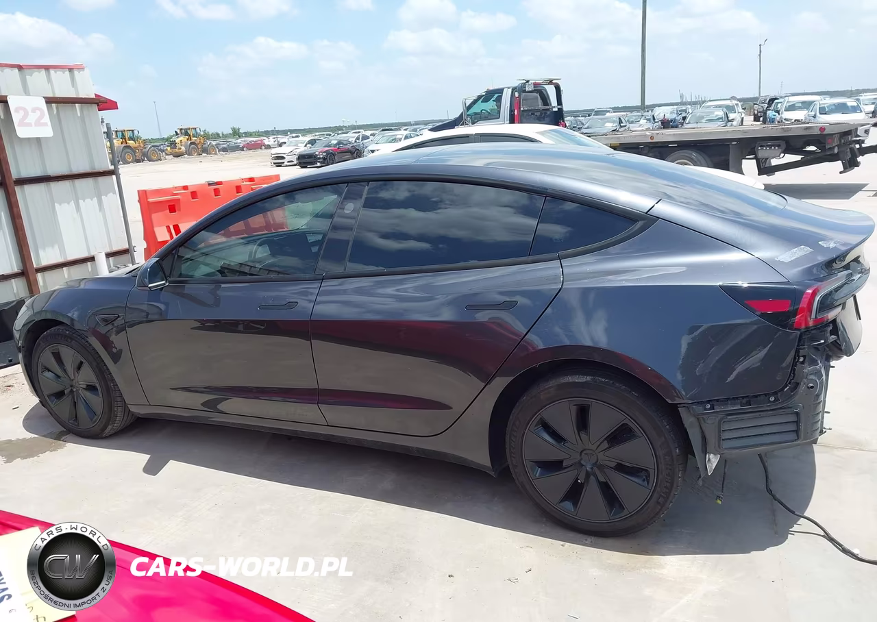 2025 Tesla Model 3 Long Range Rear-Wheel Drive-Standard Rear-Wheel Drive VIN:5YJ3E1EAXSF899461 - 14