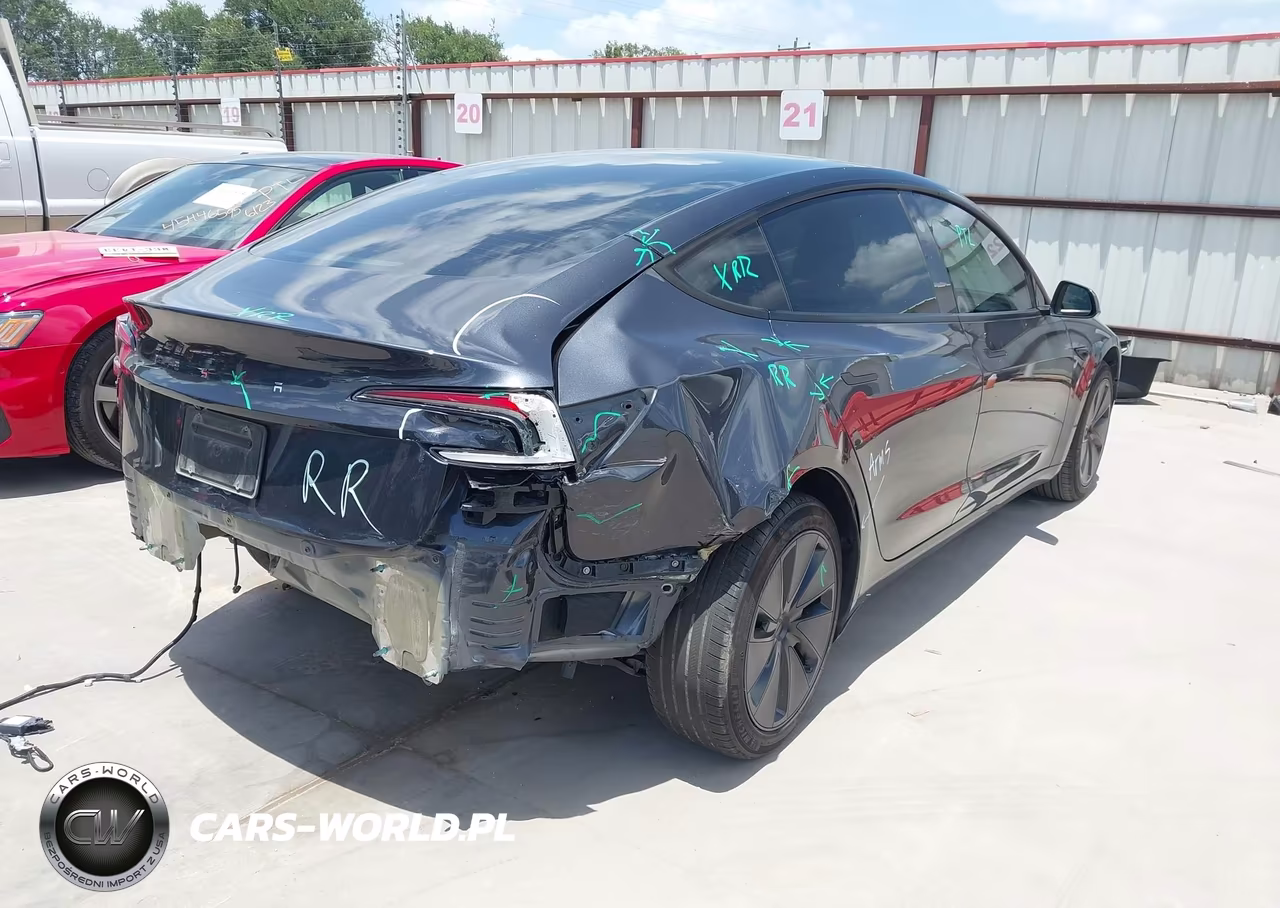 2025 Tesla Model 3 Long Range Rear-Wheel Drive-Standard Rear-Wheel Drive VIN:5YJ3E1EAXSF899461 - 4