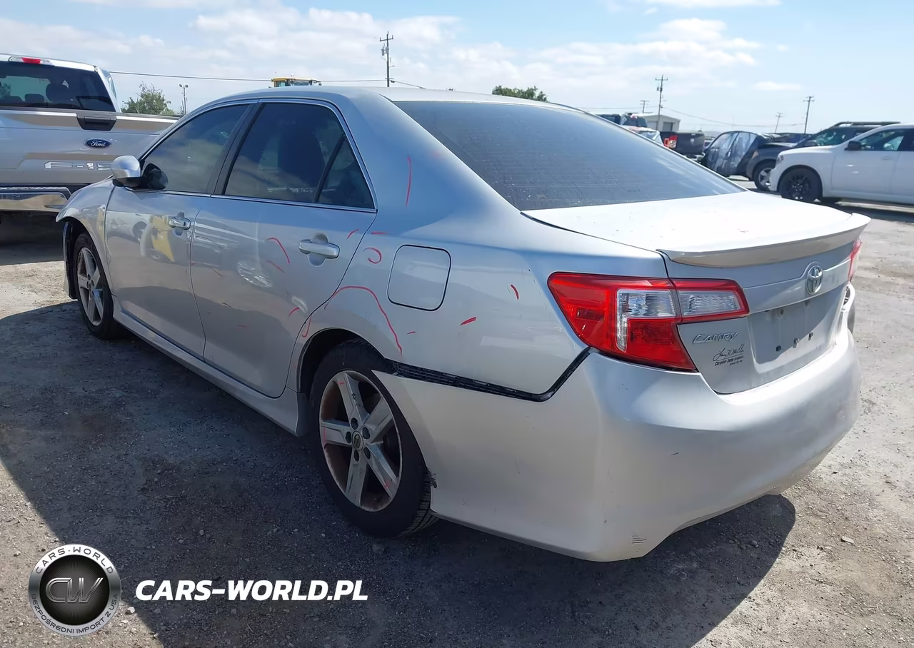 2014 Toyota Camry Se VIN:4T1BF1FK5EU381278 - 3