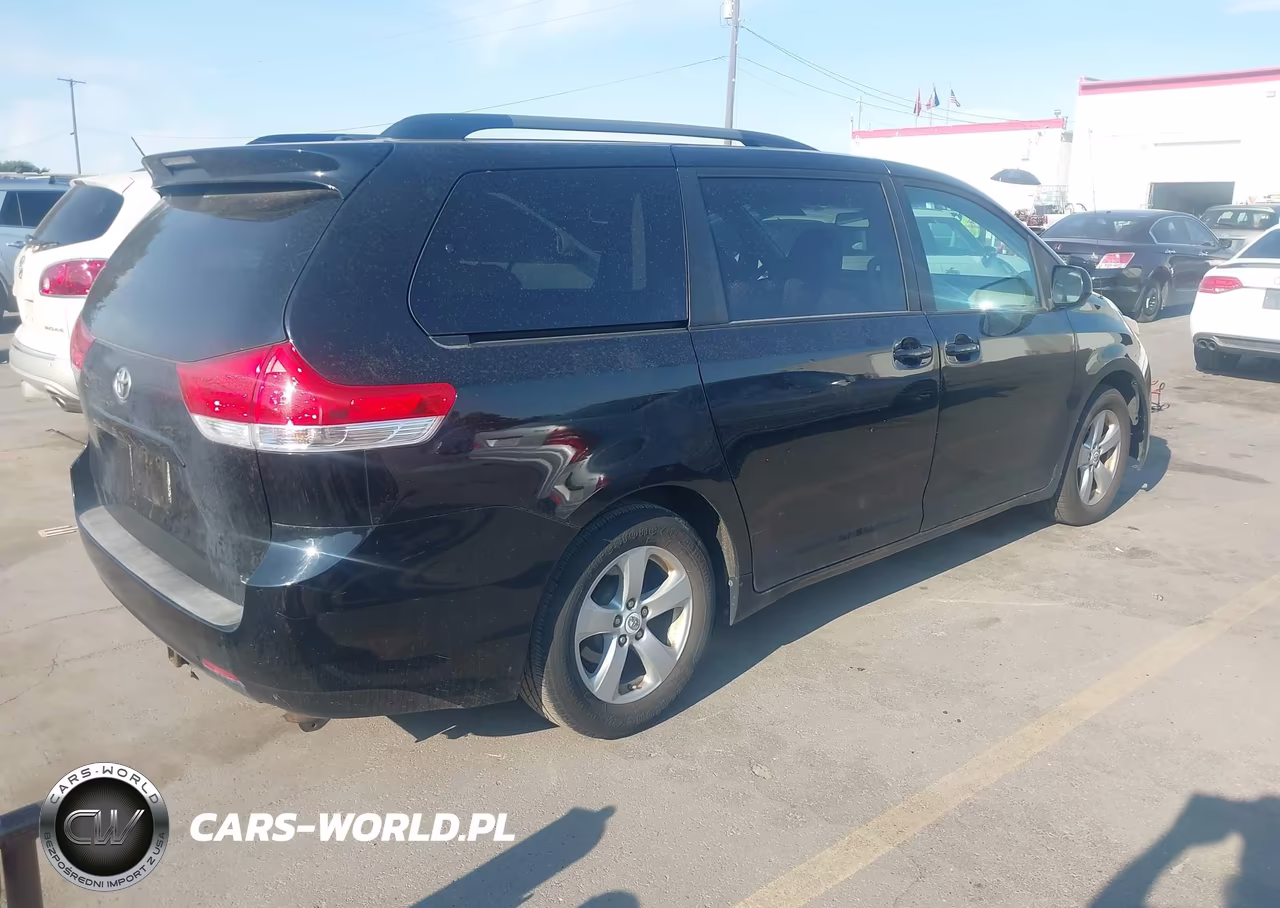 2011 Toyota Sienna Le V6 VIN:5TDKK3DCXBS025089 - 4