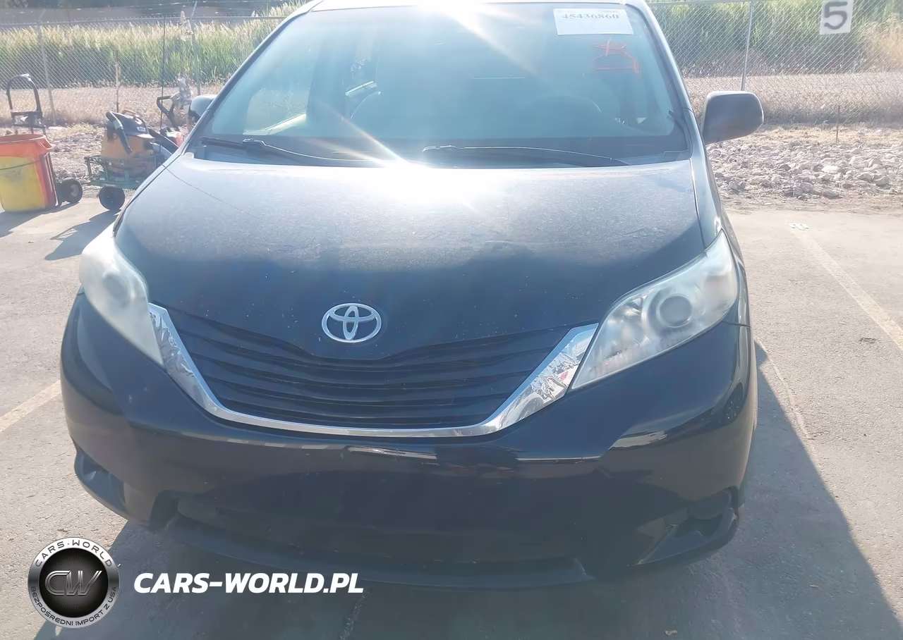 2011 Toyota Sienna Le V6 VIN:5TDKK3DCXBS025089 - 6