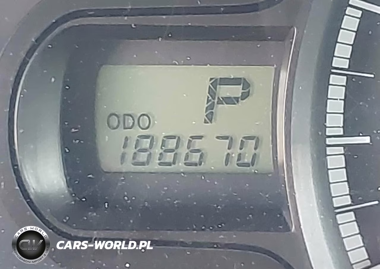 2011 Toyota Sienna Le V6 VIN:5TDKK3DCXBS025089 - 7