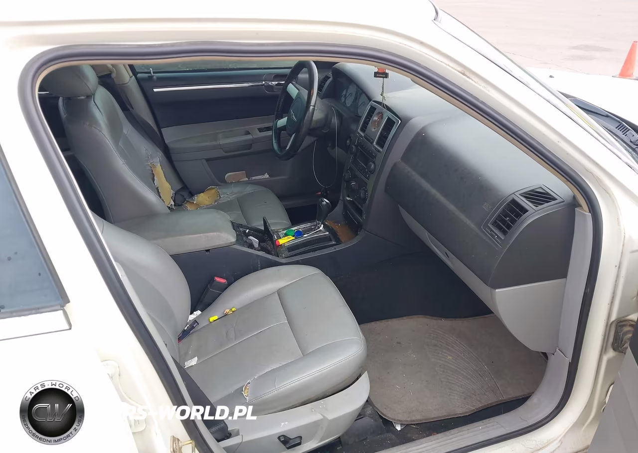 2006 Chrysler 300 Touring VIN:2C3KA53G76H458204 - 5