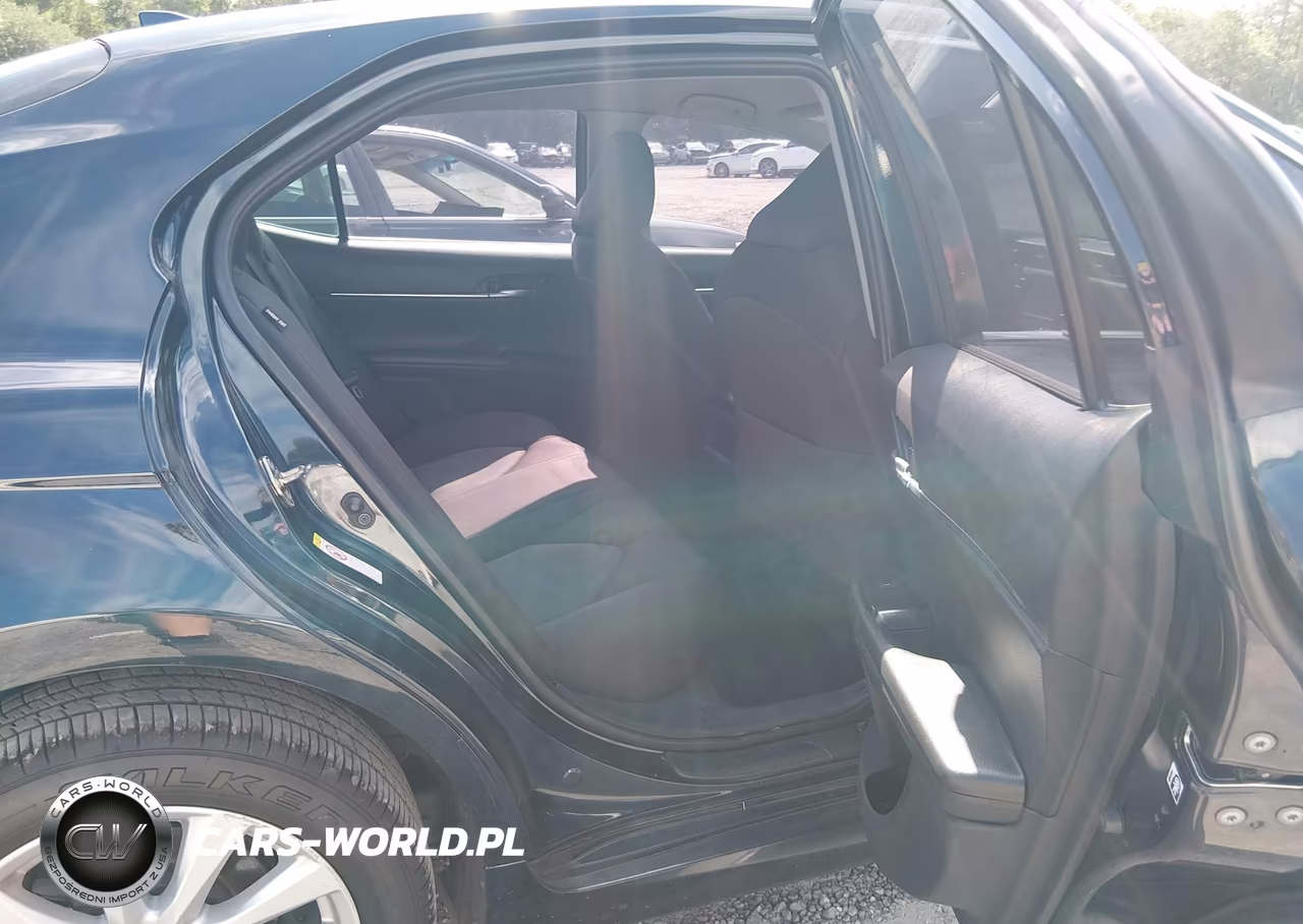 2019 Toyota Camry Le VIN:4T1B11HK5KU763219 - 8