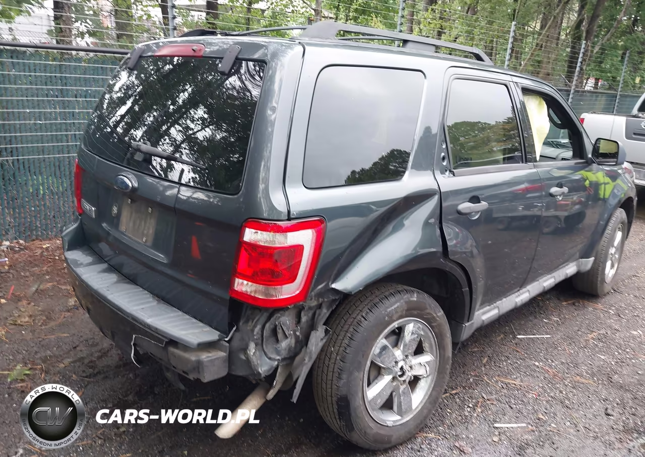 2009 Ford Escape Xlt VIN:1FMCU037X9KA87848 - 4