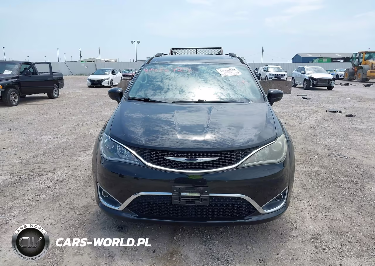 2017 Chrysler Pacifica Touring-L Plus VIN:2C4RC1EG6HR644498 - 12