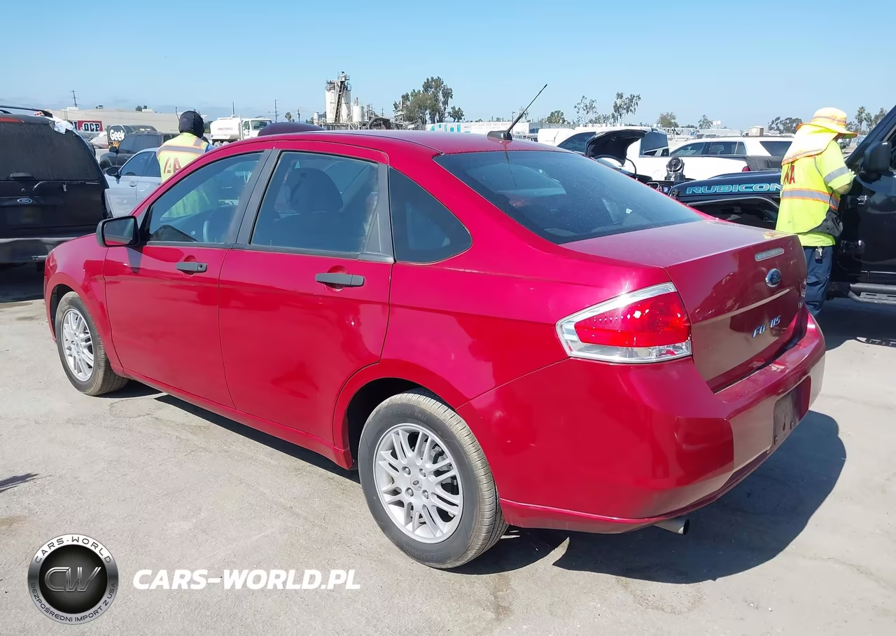 2010 Ford Focus Se VIN:1FAHP3FN1AW172190 - 3