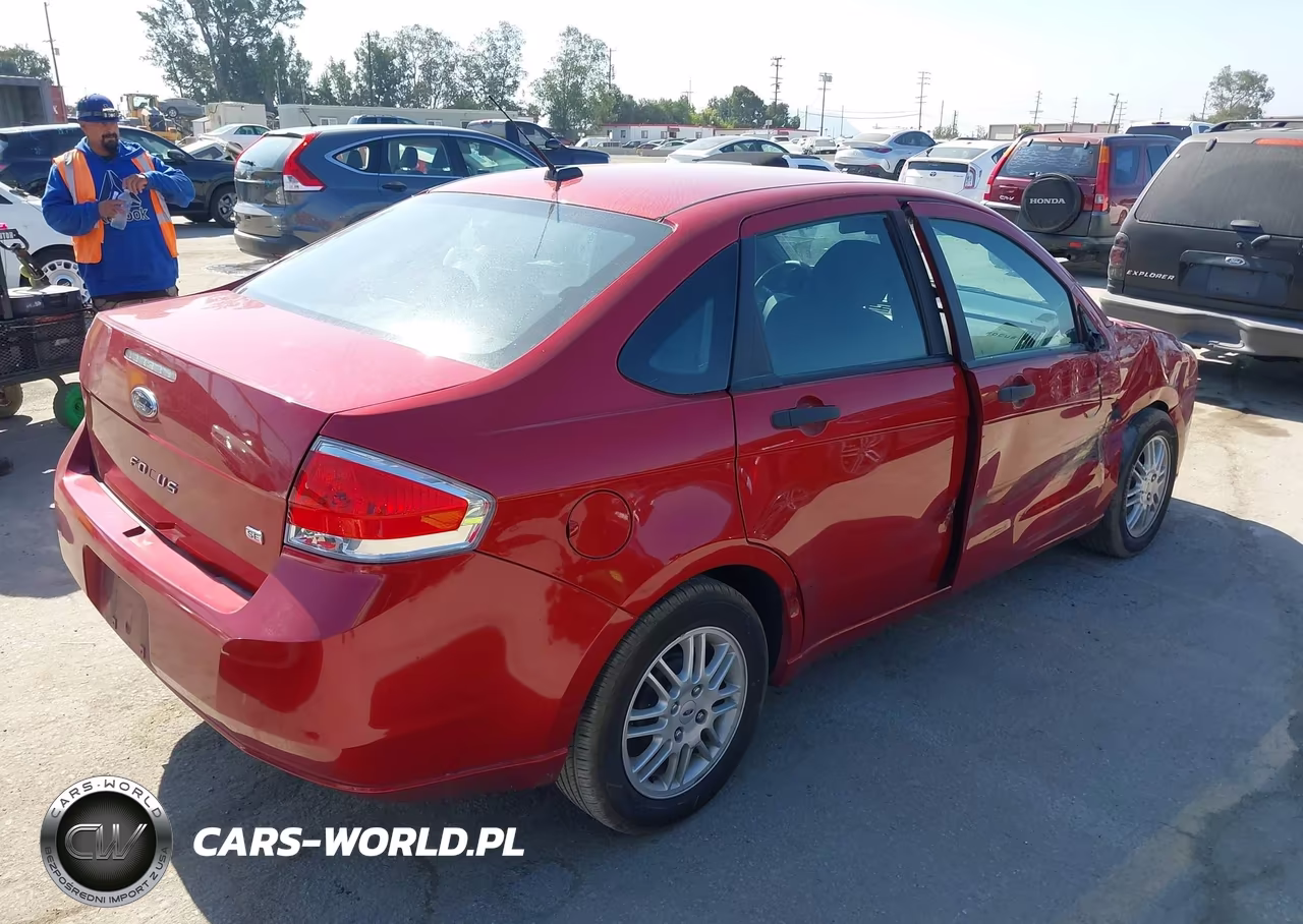 2010 Ford Focus Se VIN:1FAHP3FN1AW172190 - 4